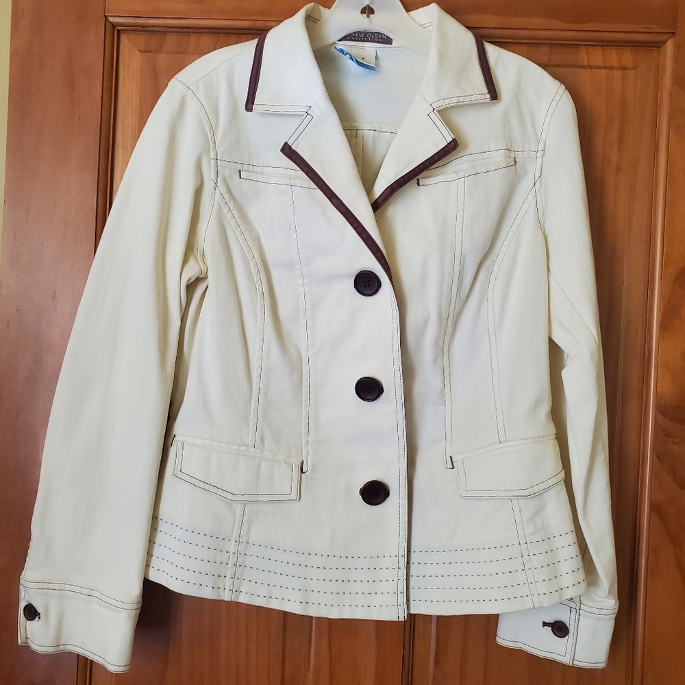Fitted cream, light jean material, jacket with brown stitching/button detail